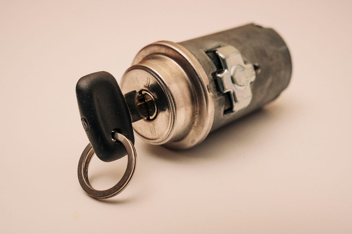 Car ignition lock with key
