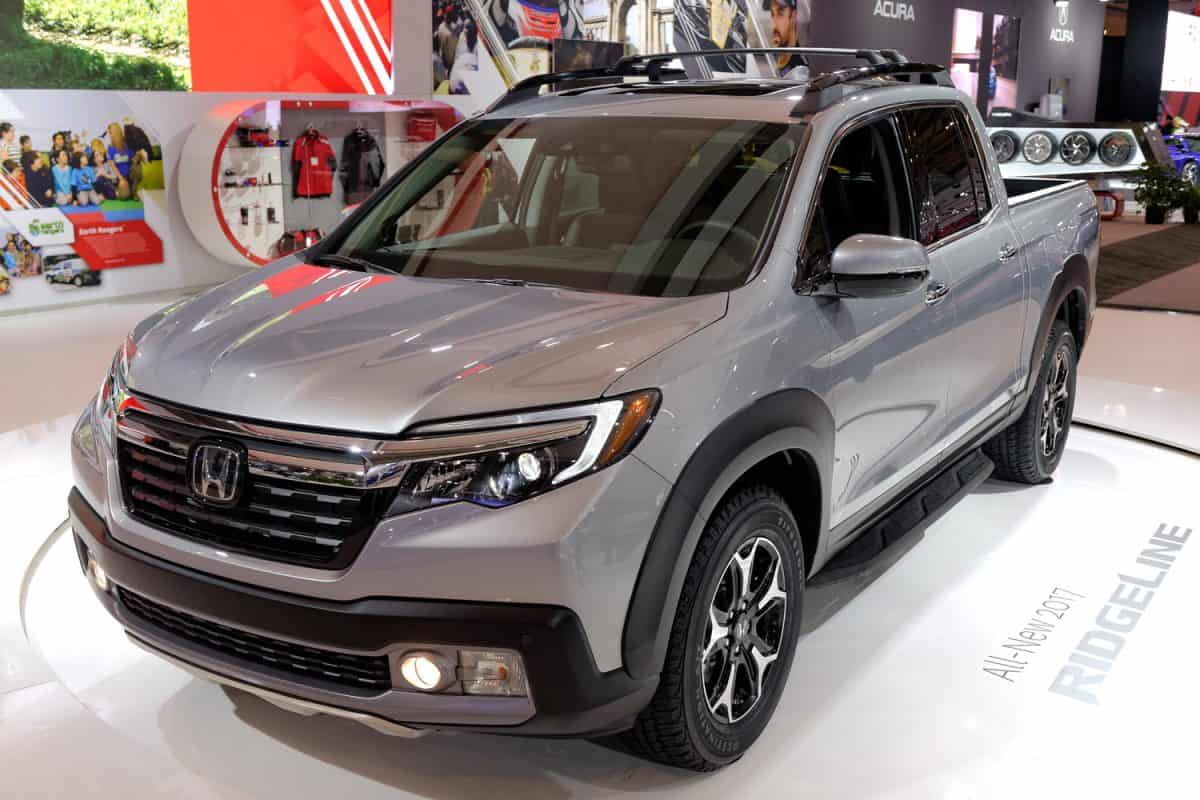 at the 2016 Canadian International AutoShow, 2017 Honda Ridgeline features an ACE body structure and industry first 400-watt AC power inverter for a truck-bed audio system